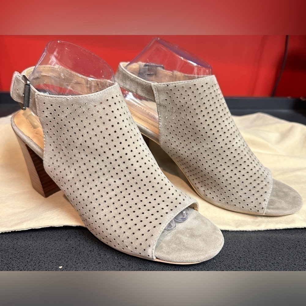 Adam Tucker Me Too Taupe Suede Sling Back 4” Block Heel Peep Toe Women’s Size 10